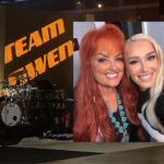 Gwen Stefani Instagram - tune in 2night to see the legend herself @wynonnajudd as our mega mentor !! 🥰🎉 #thevoice #teamgwen