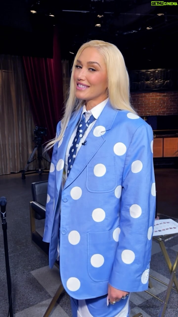Gwen Stefani Instagram - ahh my last #teamgwen battle of the season !! @Brandon_montel & @KaraTenae crushed this one:)