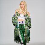 Gwen Stefani Instagram - whaaat !! a godmother of @carnival Jubilee ?! thank u SO much for this honor✨💖 cannot wait to sing with u onboard February 24 :)🛥️ gx