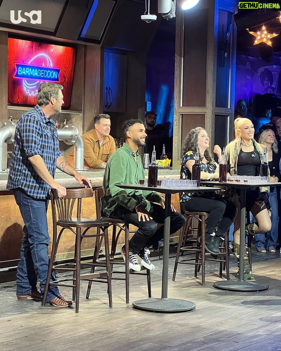 Gwen Stefani Instagram - Both of them want to be the winner, but there can only be one... 🏅 @GwenStefani 💄 vs @BlakeShelton 🤠 is the one you can't miss. Holla back to #Barmageddon, Mondays 11/10c on @USANetwork!