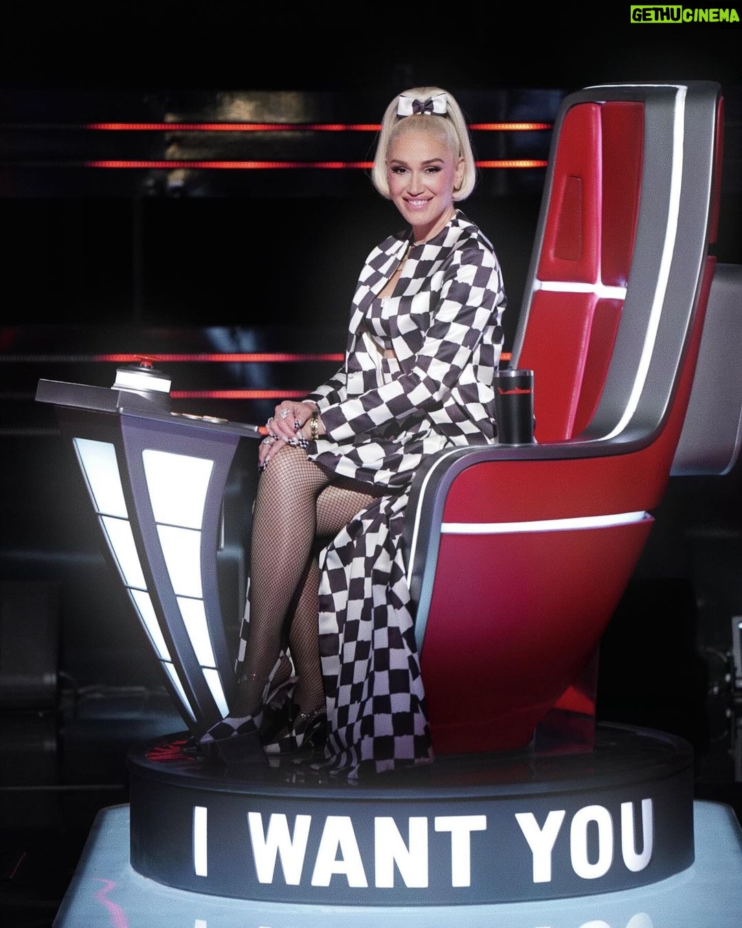 Gwen Stefani Instagram - filling up #teamgwen 2night on #thevoice !! ✨gx