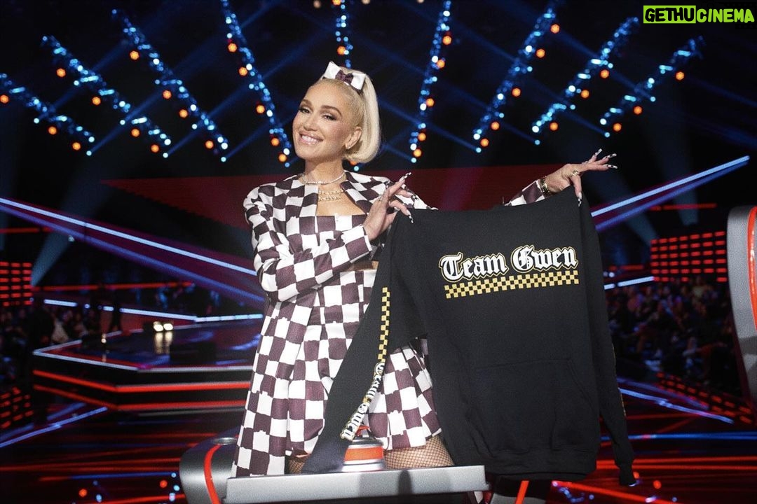 Gwen Stefani Instagram - one more time for this #teamgwen masterpiece ✨!!