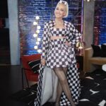 Gwen Stefani Instagram - u know where i’ll be 2night :) #thevoice #teamgwen