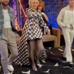 Gwen Stefani Instagram - i luv my #thevoice fam !!