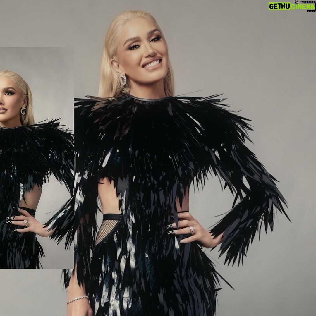 Gwen Stefani Instagram - so excited 2 add more artists 2 #teamgwen 2night :) gx