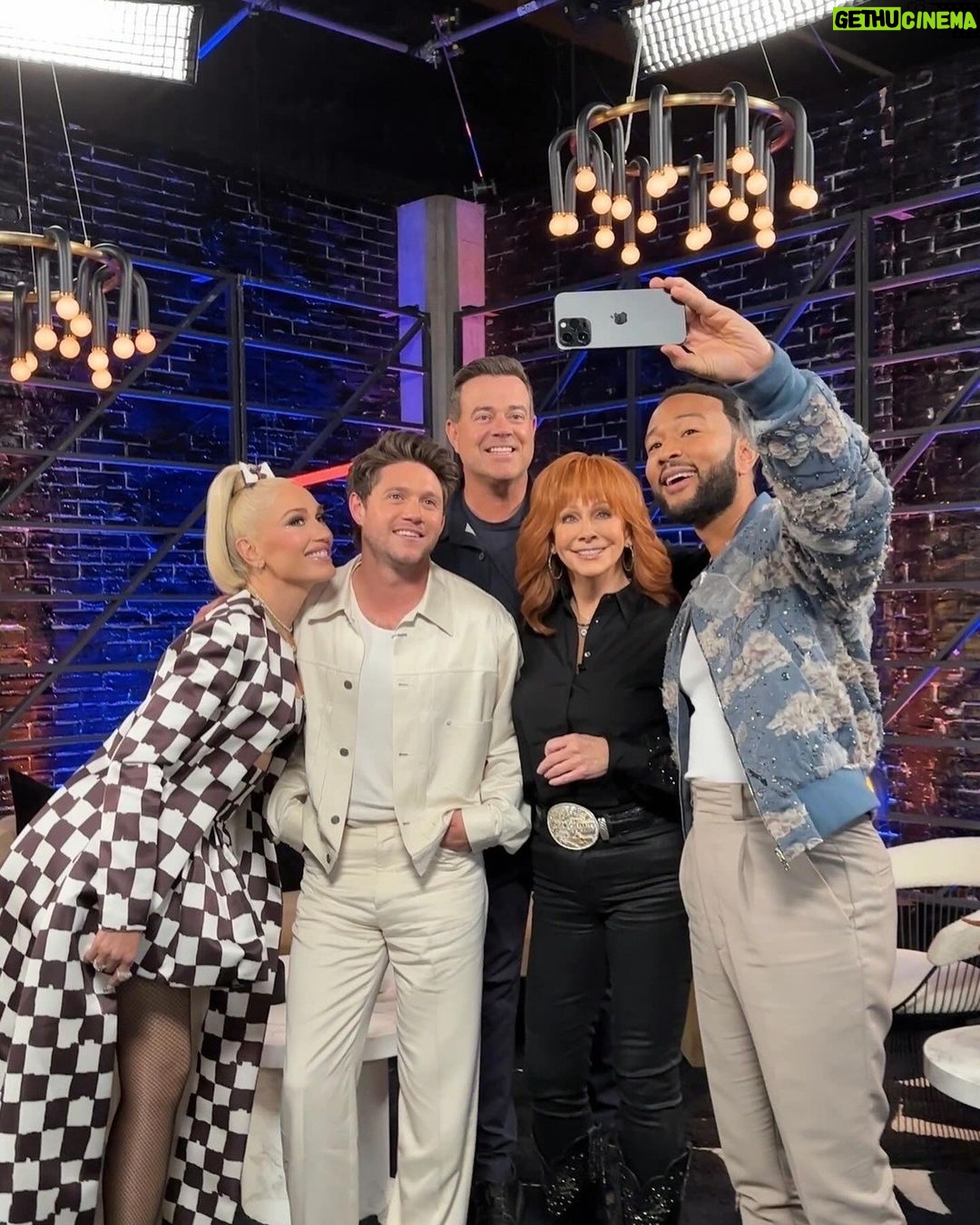 Gwen Stefani Instagram - We’re having #toomuchfun on @nbcthevoice! What a crew!