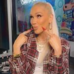 Gwen Stefani Instagram - Get Gwen’s go-to nude lip with 3 easy steps: 💗 Pout To Get Real Lip Liner in Do Whatever 💋 I’m Still Here Liquid Lipstick in Camo 🎀 Bubble Pop Electric Lip Gloss in Dolled Up Available @sephora #sephoraatkohls and on gxvebeauty.com #liquidlipstick #longwearlipstick #lipliner #precisionlipliner