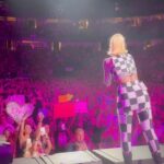Gwen Stefani Instagram - ANAHEIM 🍊 !! thank u for such an incredible hometown show 🤍 we’ve built decades of love + memories together, and getting the opportunity to share that with u at @hondacenter for the 9th time was nothing short of a dream ✨ thank u to @hondacenter , the dancers, all of the crew + everyone who made this happen 💕 gx Honda Center