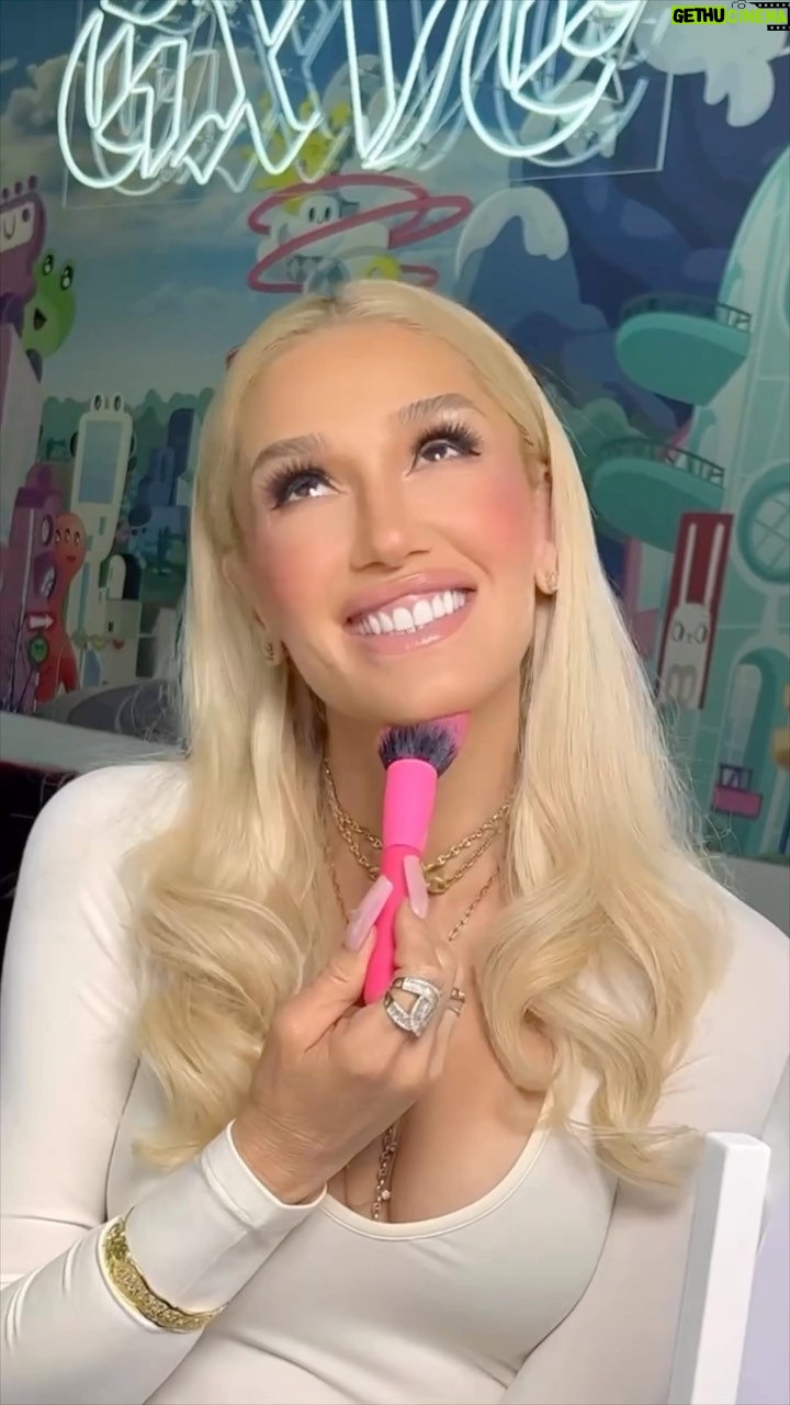 Gwen Stefani Instagram - New-crush alert ⚠️ 💖 @gxvebeauty Feelin’ Cheeky is giving vivid, bold color and luminosity that lasts.