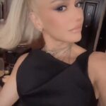 Gwen Stefani Instagram - so I heard true babe is trending on Twitter 🤗🥰 so excited 4 u to hear the full song this friday !!! gx London UK