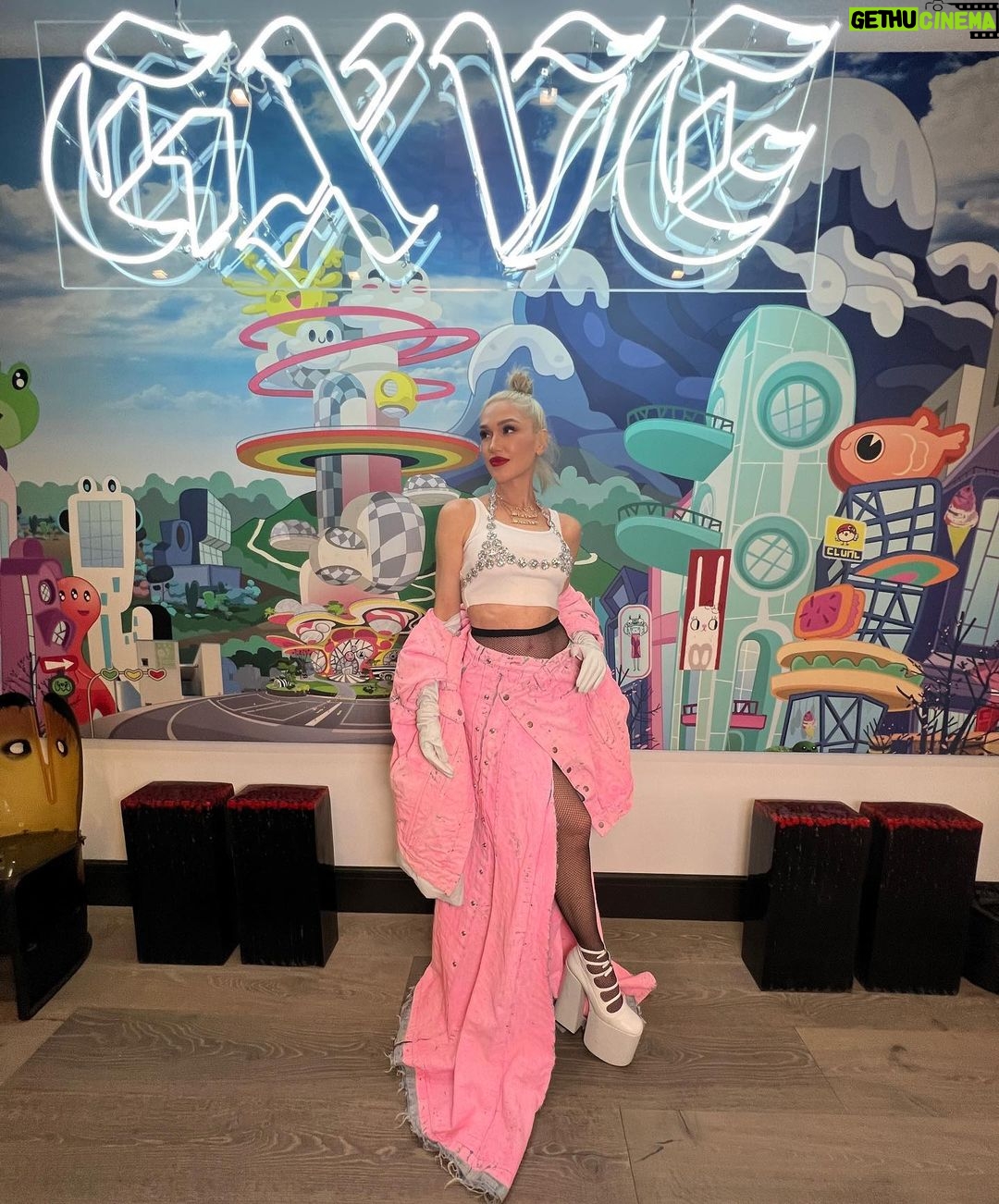 Gwen Stefani Instagram - getting ready for something excitingggg coming soon :) can u guess what it is 🙈🙈 gx