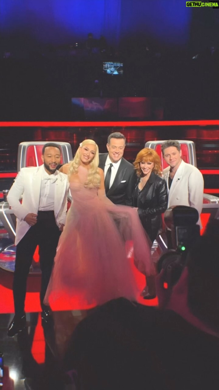 Gwen Stefani Instagram - thank u for a beautiful season 24 ♥️