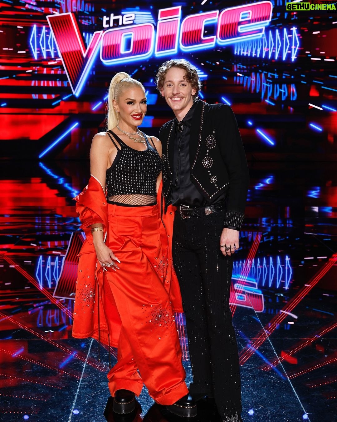 Gwen Stefani Instagram - @officiallybias representing for #teamgwen 2night :)