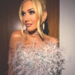Gwen Stefani Instagram - ❄️👱🏻‍♀️✨⛸️🩵 m/u: @anthonyhnguyenmakeup + @gxvebeauty hair: @hair_sulon styled by: @robzangardi + @marielhaenn wearing: @marchesafashion nails: @eriishizu