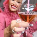 Gwen Stefani Instagram - i’ll always have a lasting love with @gxvebeauty 🥰✨ i had such a fun time at GXVE’s Valentine’s Day Influencer event !! i always say my love for makeup has been there from the start + i LOVE how i get to share that with u 💖 thank u to every influencer + makeup artist who shared this special day with me, all the TikTok’s we created, and all the cute photos we took !! i cannot wait to see your looks with @gxvebeauty 💄and thank you to my amazing partners @sephora for joining us too !! a very special thank u to everyone on the GXVE team who helped make this happen 🤍🤍 gx