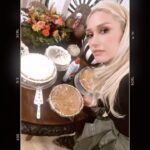 Gwen Stefani Instagram - Thanksgiving part 2:) from our family 2 yours, happy Thanksgiving !! 🍁🤎 gx