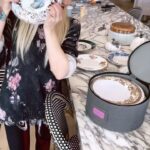 Gwen Stefani Instagram - Thanksgiving day prep part 1 🤎🍽🦃 gx