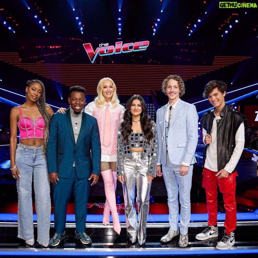 Gwen Stefani Instagram - ahhhh can u believe how fabulous this #teamgwen playoff roster is?!