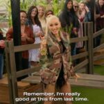 Gwen Stefani Instagram - What’s the secret to a great marriage? A little friendly competition. @blakeshelton and @gwenstefani face off again on #Barmageddon, Mondays at 11/10c on @USANetwork! 🤩
