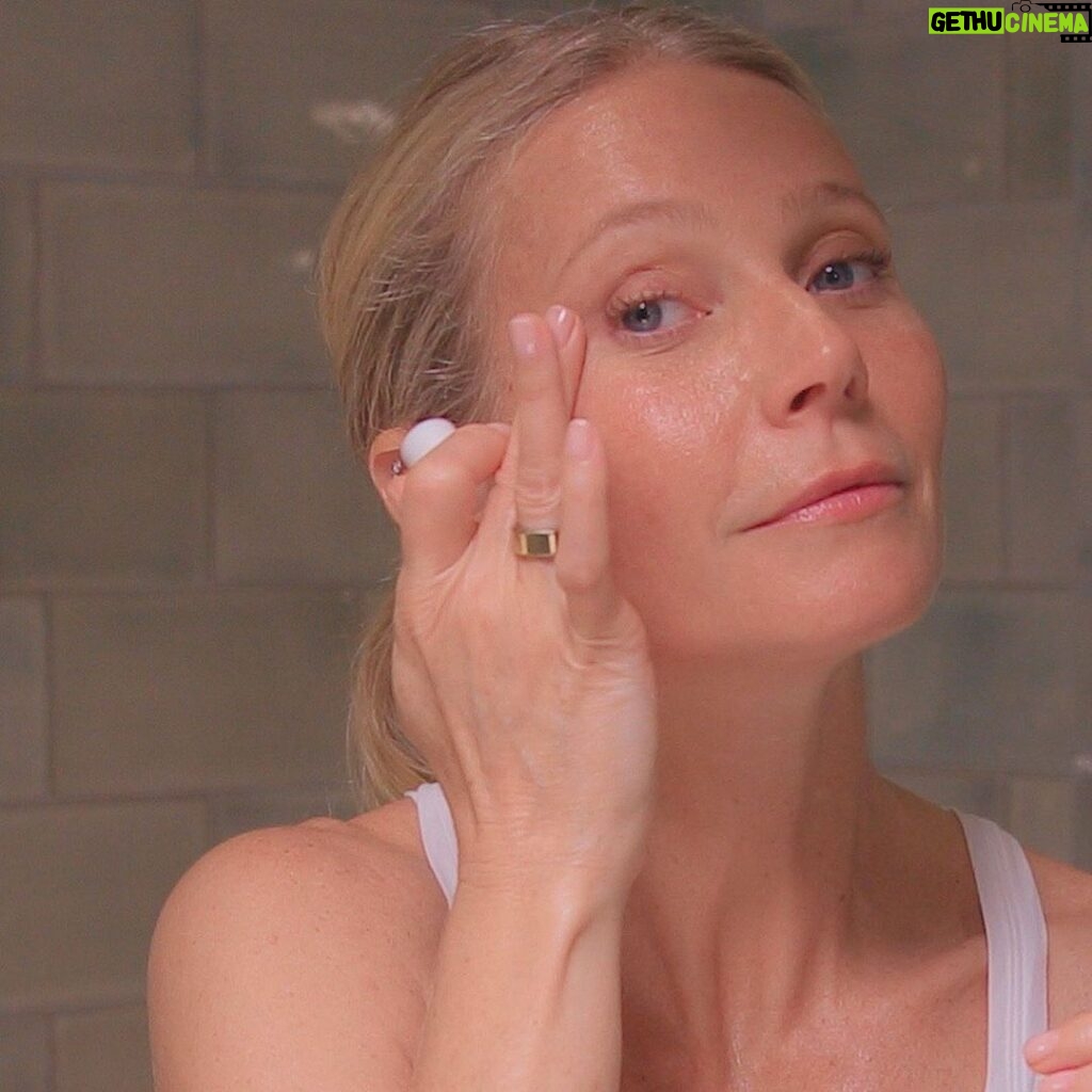 Gwyneth Paltrow Instagram - Almost time for my first live show (wish me luck) on Flip—a rad new app that offers a premium shopping experience for beauty. Join me at 2PM PST. https://flip.shop/people/gpaltrow