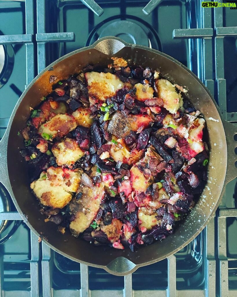 Gwyneth Paltrow Instagram - Vegetarian Red Velvet Hash with horseradish cream recipe @sqirlla @nytcooking