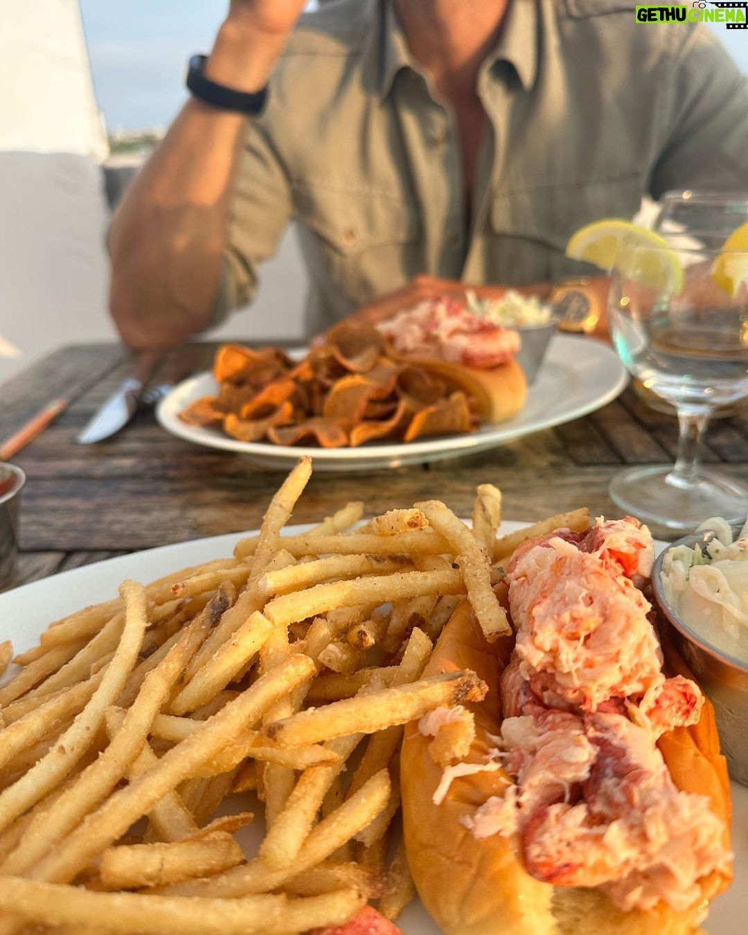 Gwyneth Paltrow Instagram - Summer date night🌅