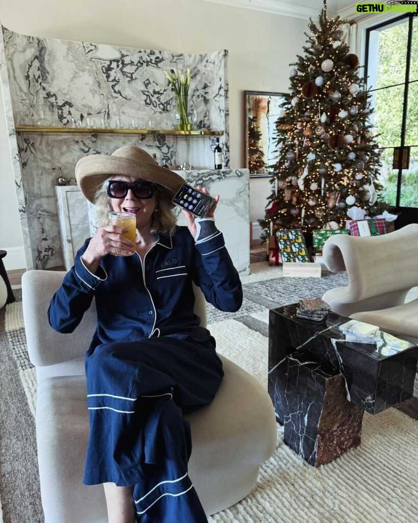 Gwyneth Paltrow Instagram - She wears wild vintage sunglasses inside the house, sun hats, too. Makes pajamas look incredibly glamorous, and we were together so much yesterday that I forgot to post. Happy birthday you utterly fabulous creature. Love you, mom💙