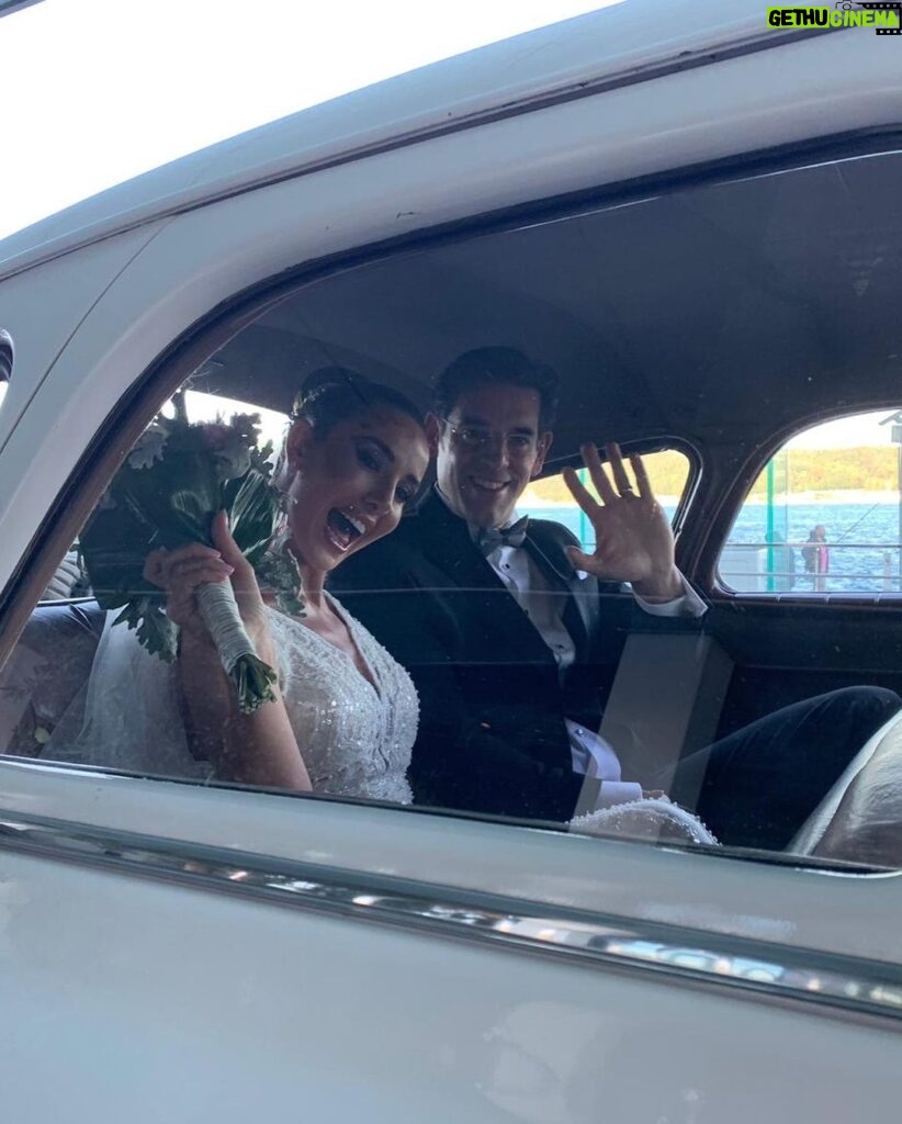 Hümeyra Aydoğdu Instagram - 22.09.2019 and 2022 ♾ ❤️ #weddingday #hochzeit #love