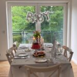 Hümeyra Aydoğdu Instagram - Muhteşem bir gün 😍 Muhteşem Dostlarla ❤️ Canım Gizmom Miniğim için öyle güzel detaylar düşünmüş ki 🐣 mini bir sürpriz kutlama yaptık 🥂 Düşünmek düşünülmek ne kadar güzel 🫶🐣 Sizi çok seviyoruz 🥰 Gizem 🪽Onur 🪽 Rüzgar 🪽 #mini #babyshower Düsseldorf, Germany