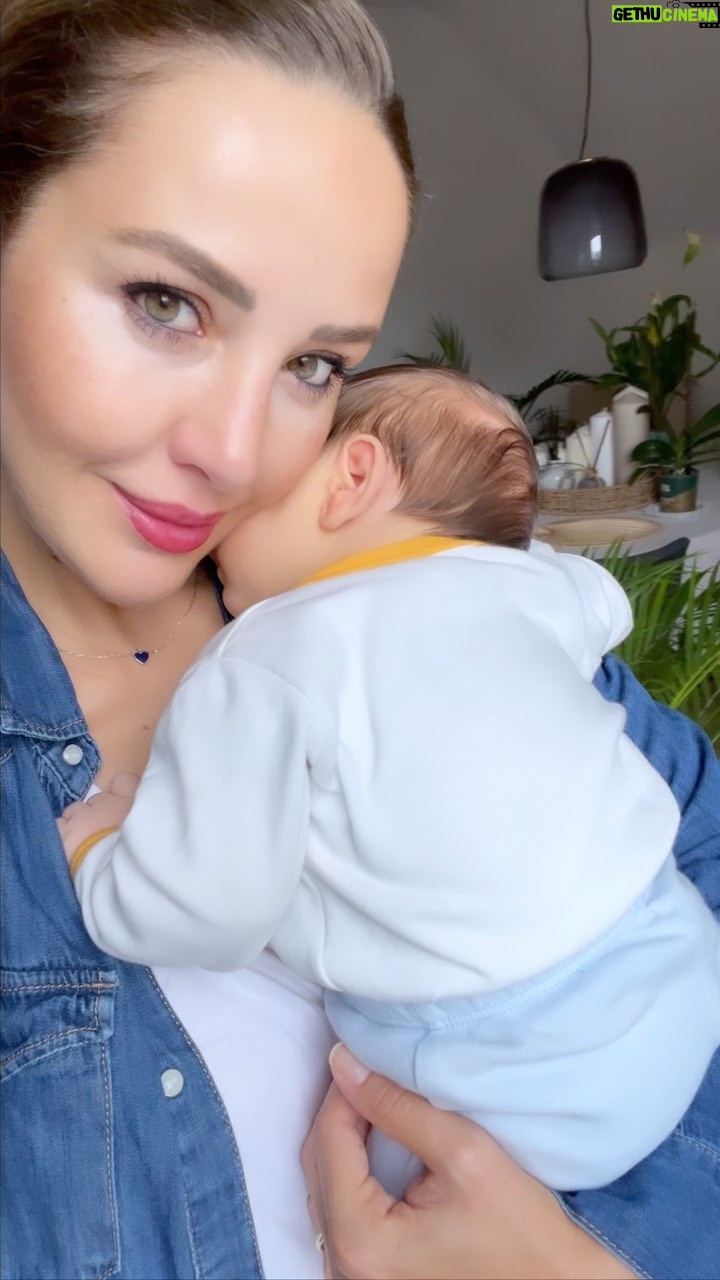 Hümeyra Aydoğdu - 1.2K Likes - 40 günümün özeti ;
Kalbimin orta yerinde bu nasıl bir Cumhuriyet ? ❤️🐥🧿
İkimizin de 40 çıktı sonunda 🐬😃❤️🧿