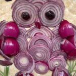 Hümeyra Aydoğdu Instagram - Focaccia Art ve karşınızda Baykuş 🦉 Hamurun içi SÜRPRİZ 😍 Her bir ısırıkta tarifsiz bir lezzet patlaması var 🌟 Tarif isteyenlerin parmaklarını göriiiiimmmm 🤞🏽 #Foccaciaart #foccaciabread #suprise #italianbread #olive #uhu #workshop #onion #foodblogger #foodies Düsseldorf, Germany