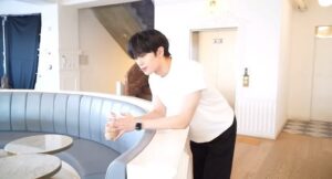 Ha Jong-woo Instagram - [하종우] 전지적 패밀리 시점🎬 | 요고참 광고 촬영 비하인드💙

⬇️Link🔗⬇️
https://youtu.be/XlyQY6Q-IQk
