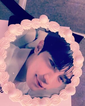 Ha Jong-woo Instagram - 선물이랑 케이크 감사합니다❤️

10/23🎂🎂🥳🎉