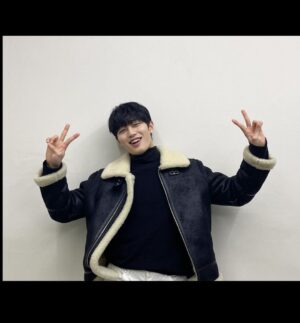 Ha Jong-woo Instagram - 😄😆📷✨✨