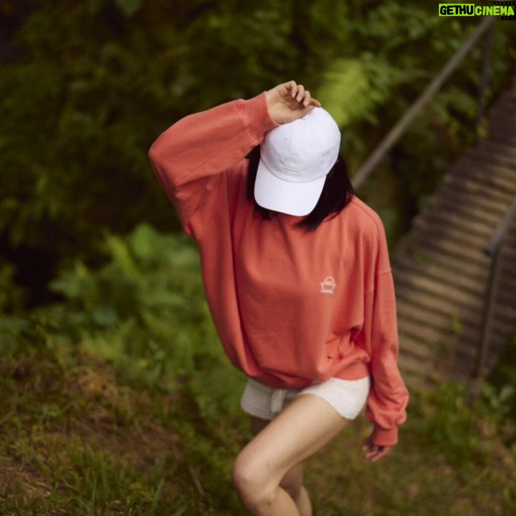 Ha Yeon-joo Instagram - ❗️화이트 수피 모자 품절❗️ 많은 관심과 사랑 감사드립니당🙇‍♀️ 소울숲 캡모자 다른 컬러들도 수량이 얼마 남지 않았어요. 가을 햇빛 무서운거 아시죠? 소울숲 모자로 운동 전후 상콤하게❤️ . Find your soul #소울숲