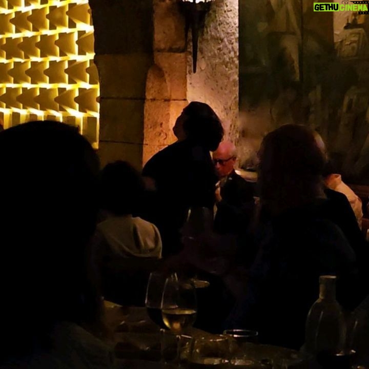 Ha Yeon-joo Instagram - 2년전엔 못 본 fado 공연 본 날! 짝꿍 덕에 사진이 많이 남아요. 고마워😘 Rossio, Lisboa, Portugal
