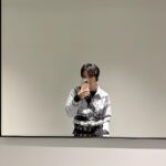 Haechan Instagram - Man in the mirror 너무 고맙고 행복했어요💚