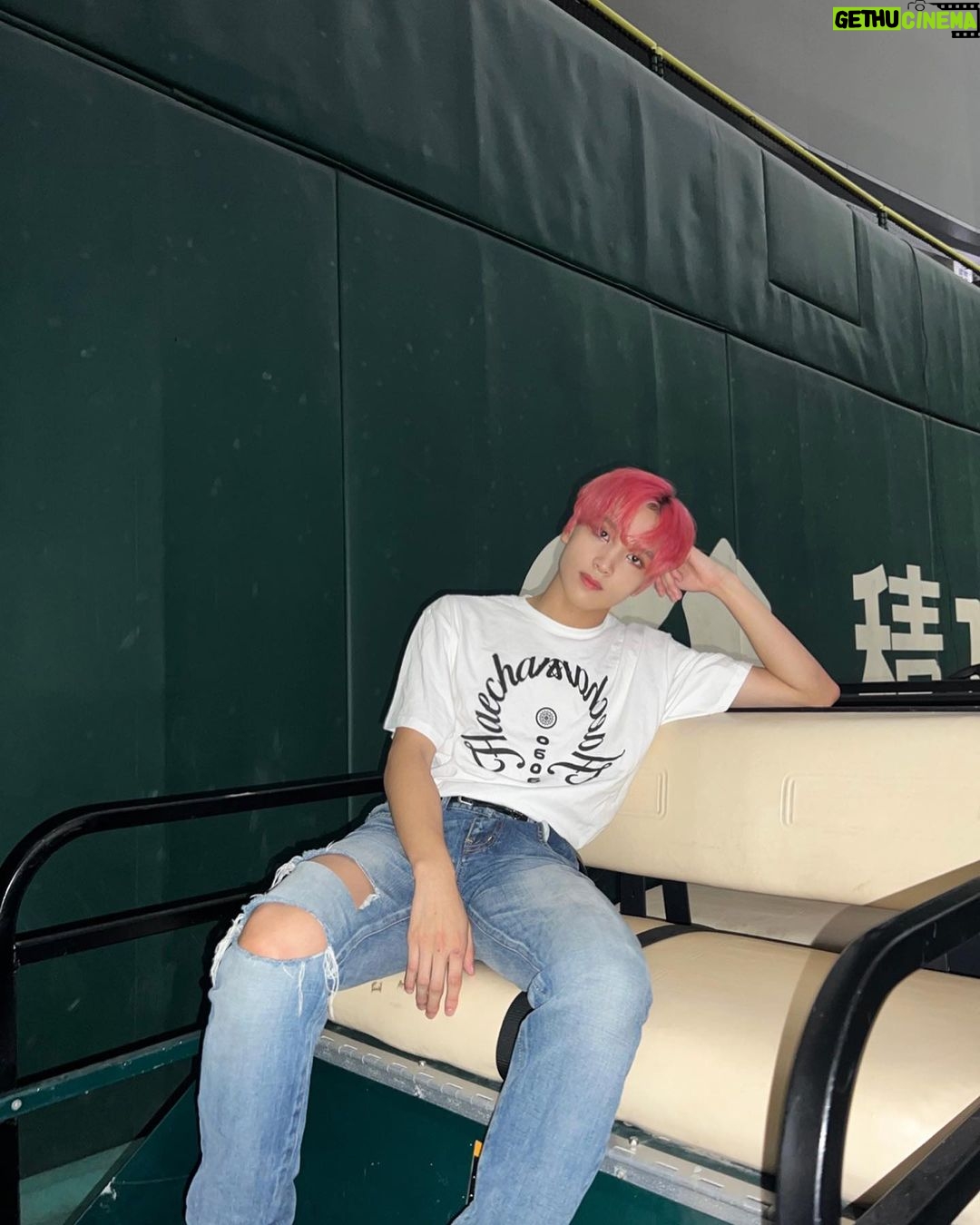 Haechan Instagram - #capsulebyNCT127 @capsulebynct127 @represent nct127.shop