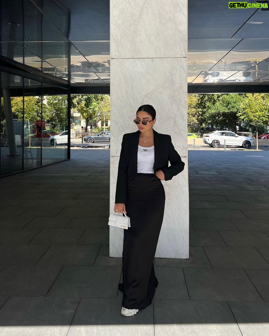 Haifa Hassony Instagram - شلونكم ياحلوين 🖤🤍