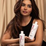 Haifa Hassony Instagram - النتائج المذهلة، تبدأ باختيارات رائع منتجات ( ڤي ) المصنوعة بعناية من مكونات طبيعية وصديقة للبيئة تمنحك شعرًا رائعًا وصحيًا! @vebeautyiq Great hair results start with great choices! VË Beauty's natural and sustainable hair products will give you gorgeous and healthy hair always!