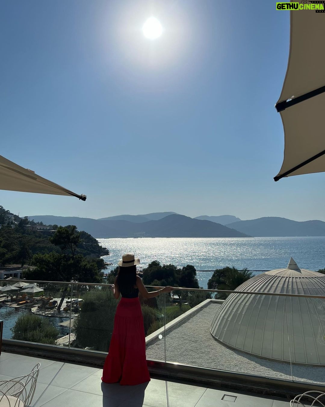 Haifa Hassony Instagram - 🌞🏝️⛱️🌊 @rixospremiumbodrum Rixos Premium Bodrum