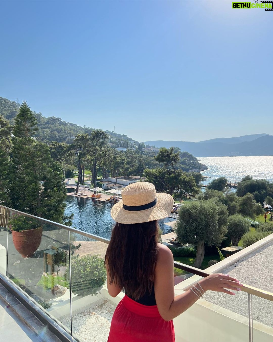 Haifa Hassony Instagram - 🌞🏝️⛱️🌊 @rixospremiumbodrum Rixos Premium Bodrum
