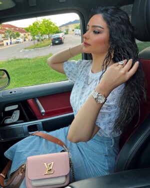 Haifa Hassony Instagram - 🙋🏻‍♀️