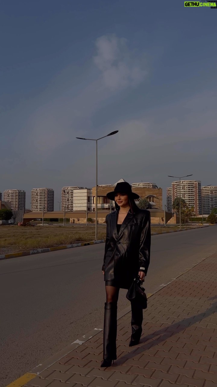 Haifa Hassony Instagram - هيفاء كافي تلبسين اسود هيفاء ثاني يوم 🥴 هم اسود 🤦🏻♀️