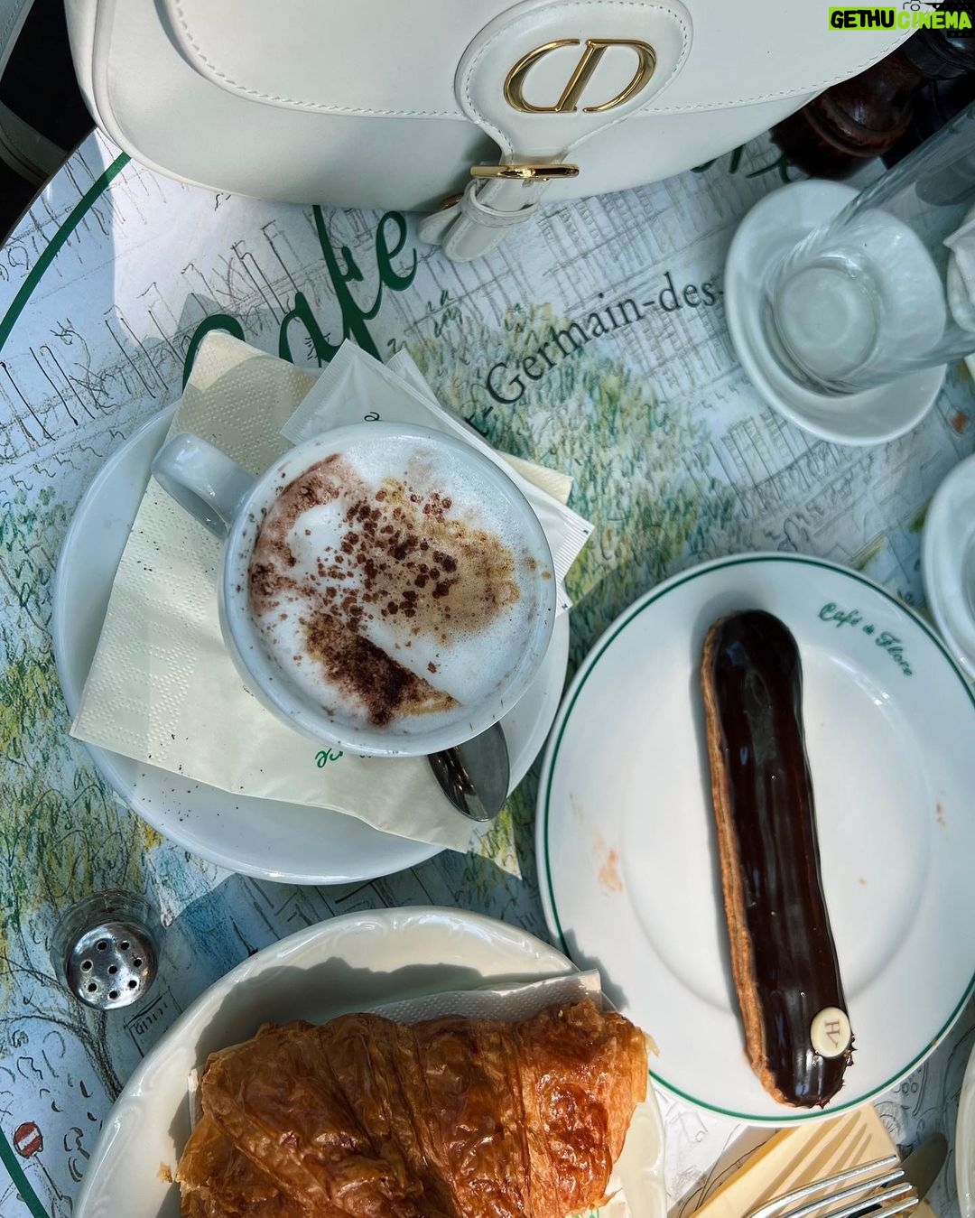 Haifa Hassony Instagram - 🥐 ☕️ Café de Flore