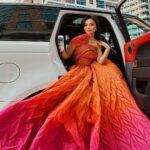 Haifa Hassony Instagram - 🧡🩷💜 : : : الفستان من @yona.iq تصميم @fouadsarkisofficial شعر @mohammedaldika ميك اب @ieebo_m.u.a