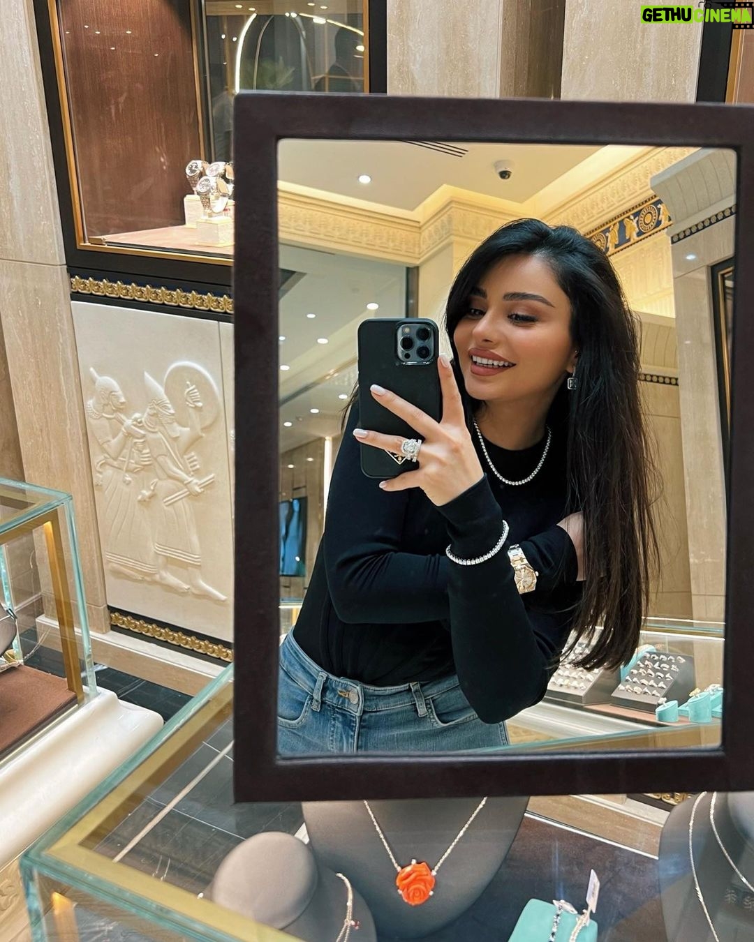 Haifa Hassony Instagram - ✨💎 @swissgalleryofficial