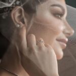 Haifa Hassony Instagram - اليوم ذكرى زواجنا الثالث 🥹 ٢٠٢٠/٢/٢٠ هذا التاريخ كلش مميز عندي لان جمعني ويه احن واطيب انسان 🙏 الله يديمنا طول العمر ويارب عمرآ معقودآ بحبك للأبد 💍 . . حبيت اشارك وياكم بعض صور العرس 😬 ونسترجع سوة الذكريات الحلوة 🫶