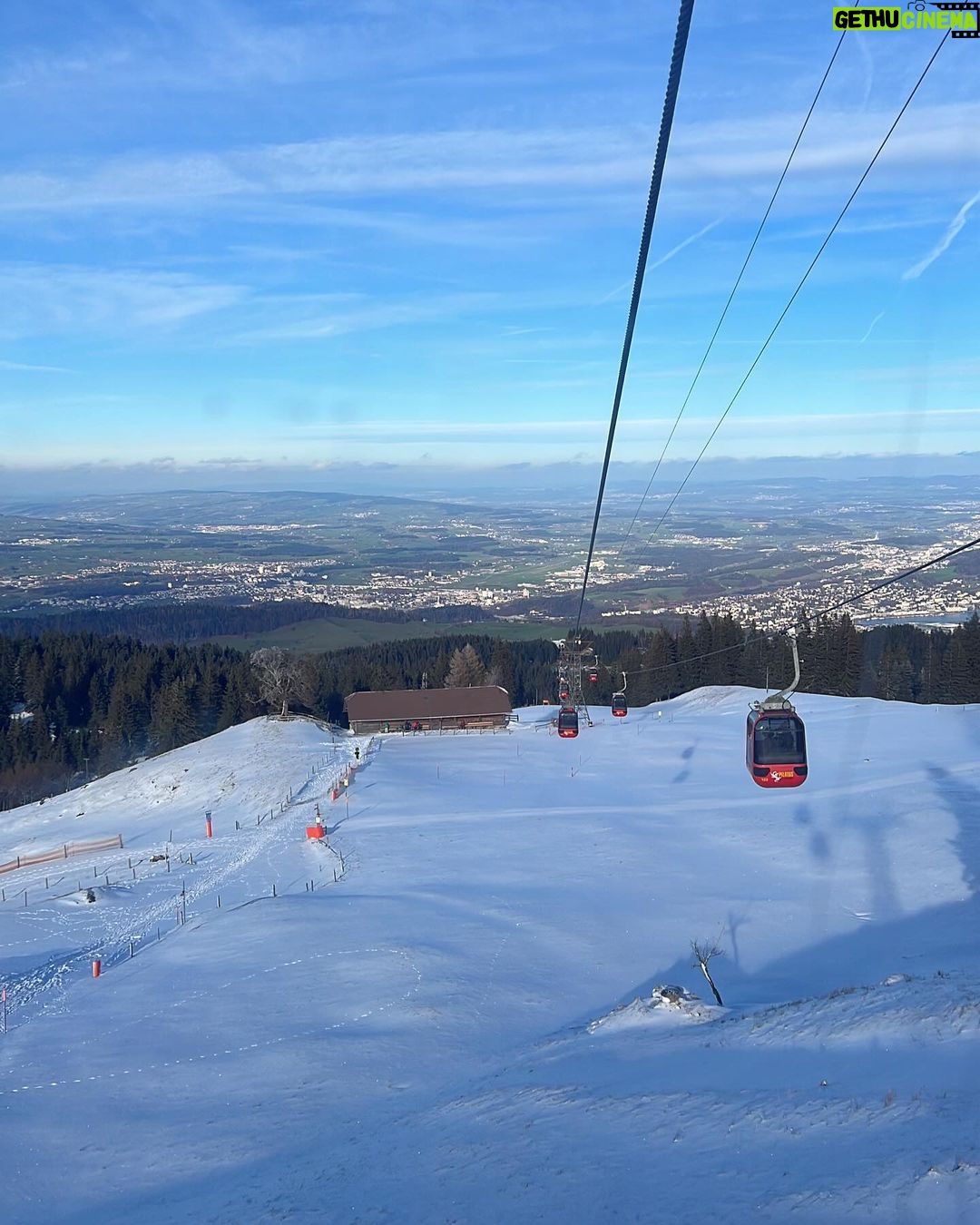 Haifa Hassony Instagram - ❄️⛄️ Switzerland