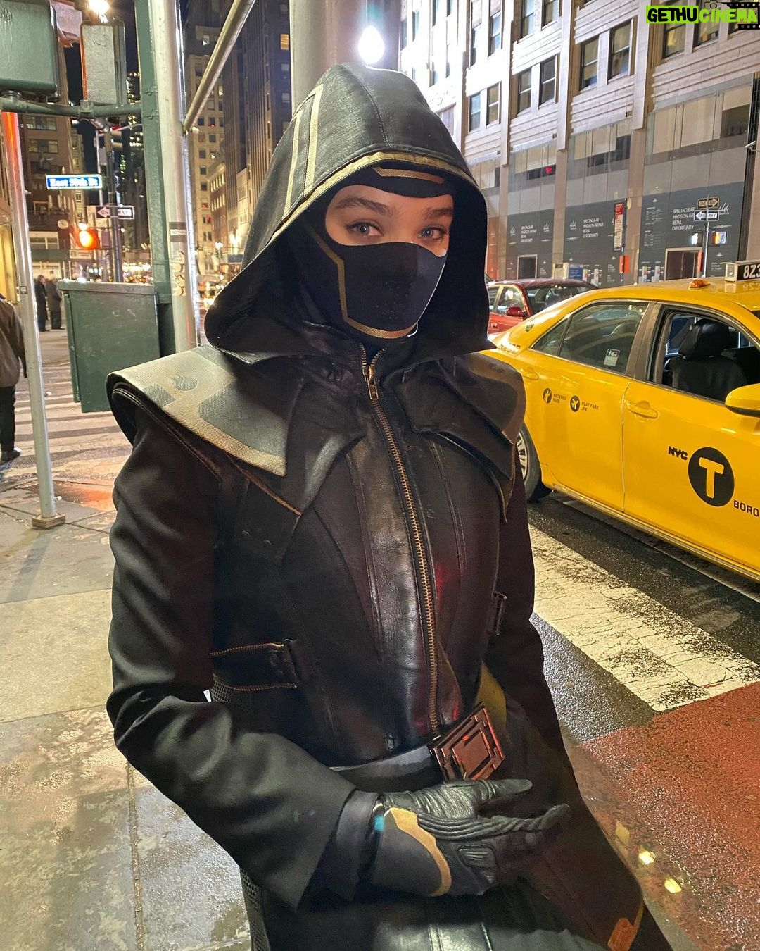 Hailee Steinfeld - 1.9 Million Likes - you rewatching or rewatching?